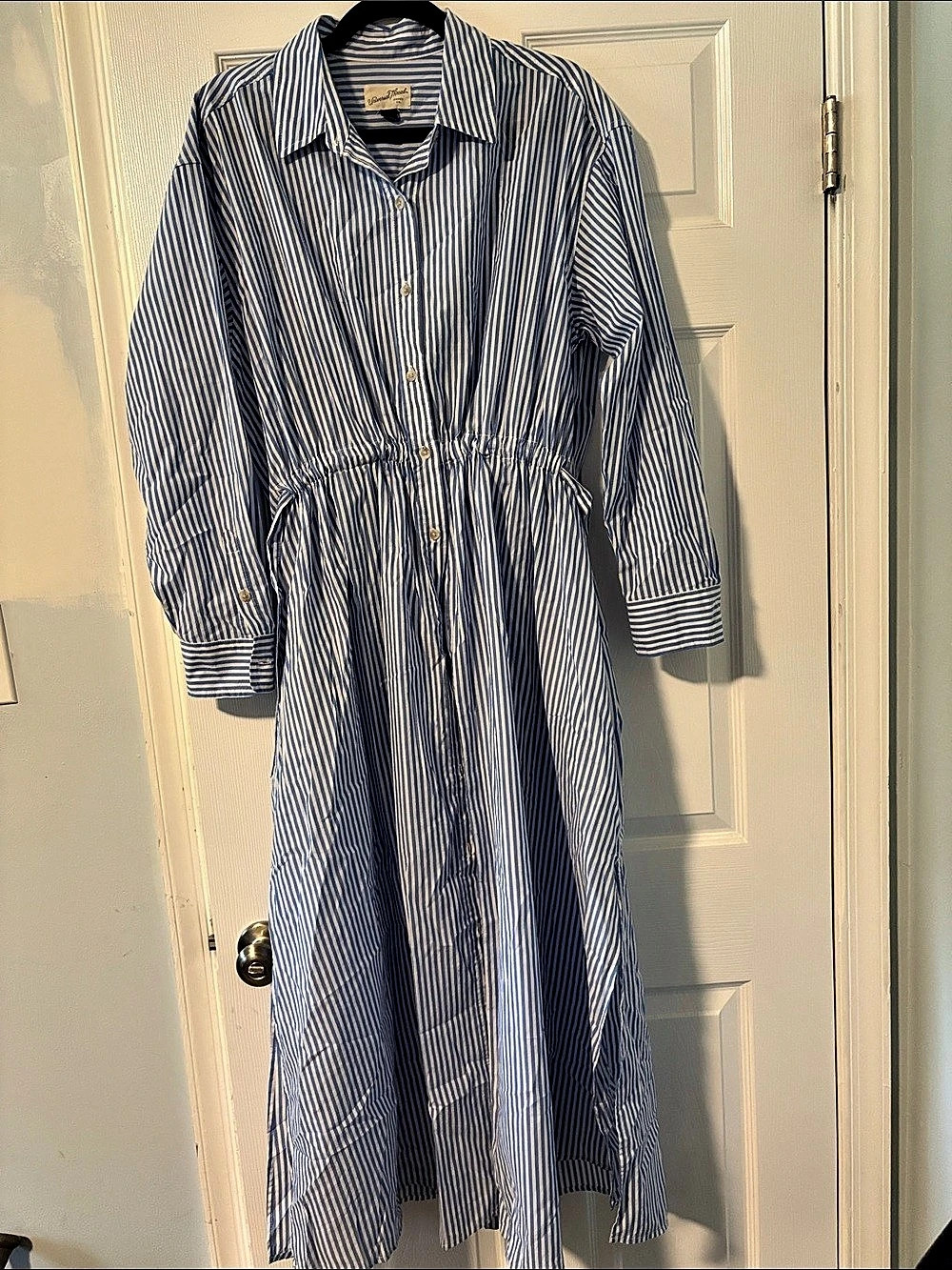 Universal Thread Long-Sleeve Cinch Waist Maxi Shirtdress Blue & White Medium